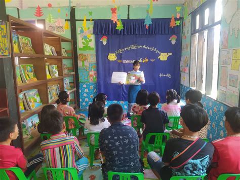 ရုပ်ပြစာအုပ်များ .